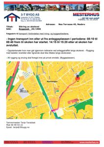 En kartutsnitt som viser Nes Terrasse 45 i forhold til omgivelsene, inkludert skoleveien og en rosa rute (sannsynligvis for transport eller ryggingsrute).