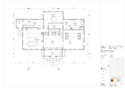 Etasjeplan (1. etasje) som viser romfordeling, dimensjoner og plassering av dører/vinduer for Nes Terrasse 45.