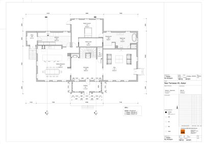 Etasjeplan for 1. etasje som viser romfordeling, stue, kjøkken, soverom og bad.