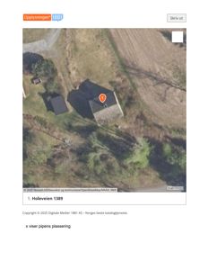 Satellittbilde (flyfoto) av eiendom med bygninger og adresse Holeveien 1389.
