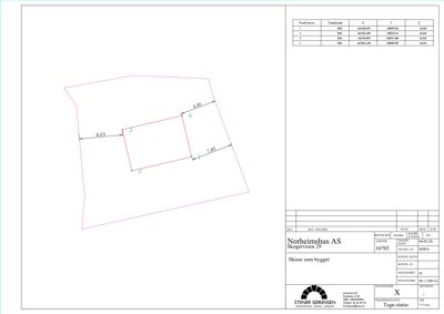 Situasjonsplan som viser bygningens plassering på tomt med mål og punktnummer.