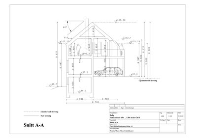 Snittegning (Snitt A-A) av en bolig med høydeangivelser og terrengforhold.