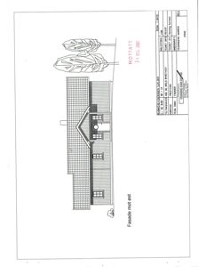 Fasadetegning (mot øst) av en bygning med tegning av tak, vinduer og fasadeelementer.