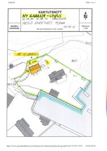 Kartutsnitt som viser tomtens grenser, nabobebyggelse, topografi og plassering av en ny garasje-uthus.