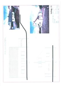 Bildet viser en tegning med to innleverte fotografier av et hus, samt en skisse over bygningens form og dimensjoner.