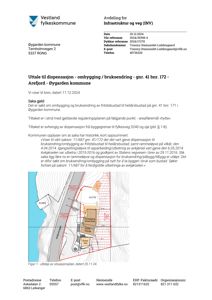 Situasjonsplan som viser tomtens beliggenhet, grenser og plassering av bygninger (fritidsbustad og bustad) i forhold til veg og sjø.