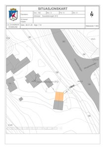 Situasjonskart som viser eiendomsgrunn, naboeiendommer, veier og terrengforhold.