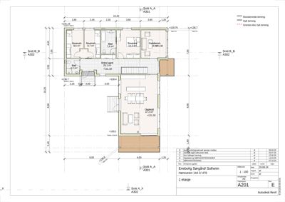 Etasjeplan for 1. etasje av enebolig, som viser romfordeling, mål og høydeoppganger.