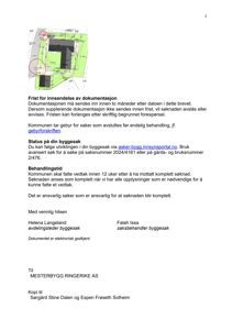 Situasjonsplan som viser bygningens plassering på tomten med høydemål og grenser.