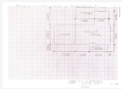 Plantegning av kjelleretasje og nedgang med angitte mål og romoppdeling.