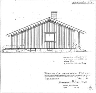 Tegning av bygningens fasade (sydfasade) med oppriss, vinduer, trapp og detaljer om konstruksjon.