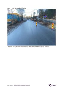 Fotografi av en vei med trafokiosk i bakgrunnen, illustrert i en rapport om gang- og sykkelvei.