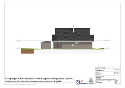 Fasadetegning (opprikk) av en eksisterende bygning sett fra siden, med høydemål og grunnplan.
