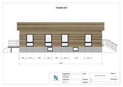 Fasadetegning (opprikk) av bygningens østside med mål og detaljer.