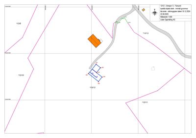 Situasjonsplan som viser tomtens grenser (grunnmurer), plassering av bygninger, veier og høydemålermerker.