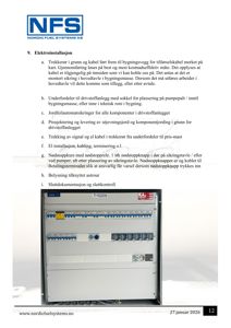 Fotografi av en elektrisk sikringstavle (merket T15209) med koblingsskjermer og nødstoppsknapper.