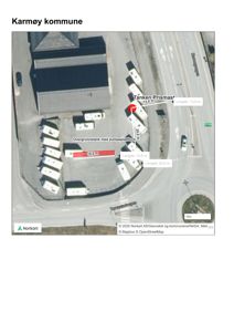 Satellittbilde (flyfoto) av en tomt i Karmøy kommune med overlagte mål på eiendommer og infrastruktur.