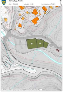 Situasjonsplan som viser tomtens beliggenhet i forhold til nabolag, høydeforhold (konturlinjer), veier og vannløp.