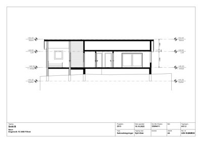 Snittegning (Snitt B) som viser bygningens tverrsnitt med høydemål og romfordeling.