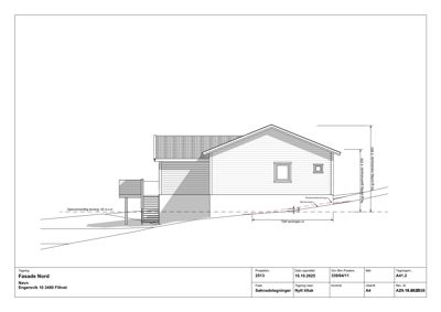 Fasadetegning av en bolig sett fra siden, med mål og konstruksjonsdetaljer.