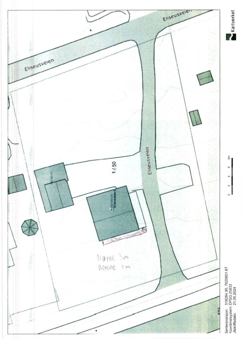 Situasjonsplan som viser tomtens beliggenhet i forhold til Eliseusveien, plassering av bygninger, og en skriftlig notat om høyde og bredde.