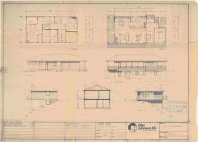 Bildet viser en tegning med fasadeopprikk (frem- og sideutsikt) av en bygning, samt etasjeplaner overfor.