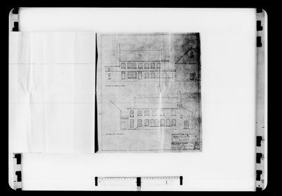 En tegning som viser fasadeoppriks av en bygning sett fra to ulike vinkler.