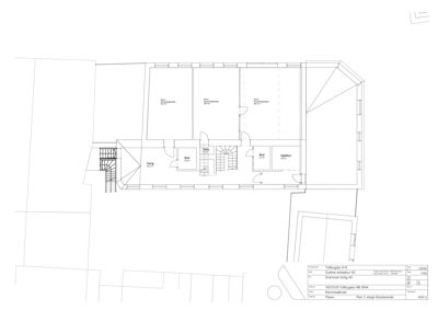 Etasjeplan (Plan 2. etasje) som viser romfordeling, dører, vinduer og trapper.