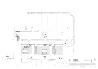 Etasjeplan (Plan 1) som viser romfordeling, innganger, trapp og arealoppsett.