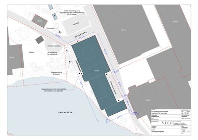 Situasjonsplan som viser bygningens plassering i forhold til naboeiendommer, veier (Uniongata, Høvikveien) og Skienselva. Planen inneholder også informasjon om parkeringsplasser, renovasjon og oppgradering av betongdekke.