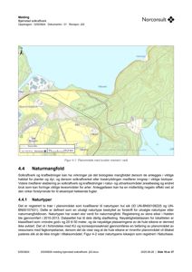 Et kart over et planlagt område for solkraftverk, som viser topografi, vannveier og markerte områder.
