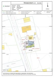 Situasjonskart som viser eiendomsforhold, naboeiendommer og bygningens plassering på tomten.