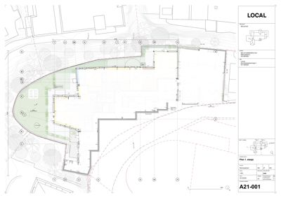 Situasjonsplan som viser bygningens plassering i forhold til tomme, vegger og terrengforhold.