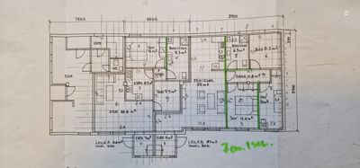 Etasjeplan (1. etasje) som viser romfordeling, arealer og innganger for en leilighet.