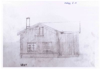 En håndtegnet fasadetegning av en bygning sett fra vest.