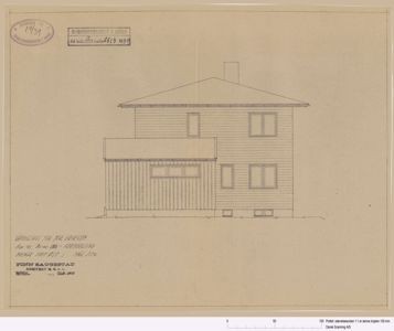 Fasadetegning som viser fronten på en toetasjes bolig med vinduer, tak og fasadepanel.