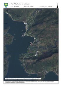 Kartutskrift fra Norkart AS som viser et geografisk område med bygningsplasseringer, veier og topografi.