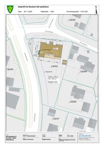 Situasjonsplan som viser tomtens beliggenhet, naboeiendommer, byggeområder og arealopplysninger.