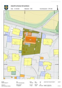 Situasjonsplan som viser tomtens plassering i forhold til nabolag, veier og eiendomsnummer.