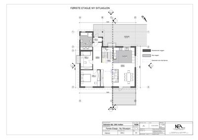 Etasjeplan for første etasje som viser romfordeling, vegger og møbler.