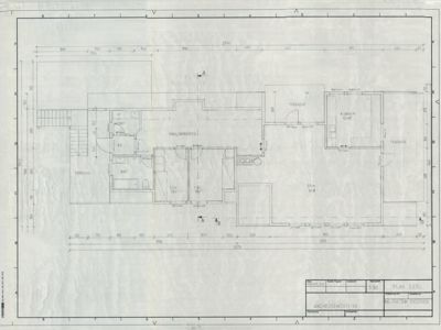 Etasjeplan (2. etasje) med romfordeling, mål og utvendige tilhørigheter.