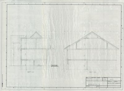 Tegning som viser tverrsnitt (snitt) gjennom en bygning, med mål og konstruksjonsdetaljer.