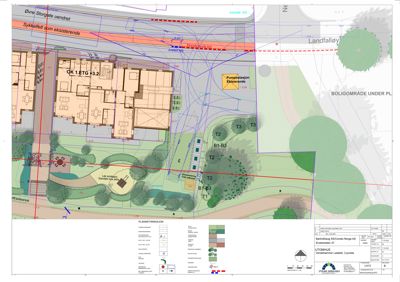 Situasjonsplan som viser tomtens beliggenhet, nabolag (Sykkelfelt, Landfallet), beplantning og plassering av bygninger i forhold til hverandre.