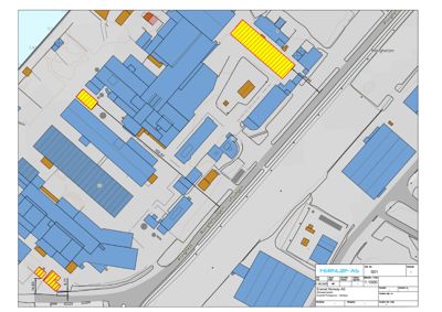Situasjonsplan som viser bygningers plassering i forhold til veier (Rødtveitveien, Rødtveitvegen) og naboeiendommer.