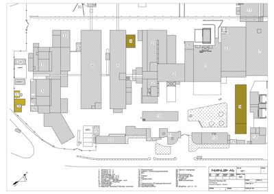 En teknisk tegning som viser etasjeplan eller romfordeling for en industriell bygning eller anlegg, med romnummerering og teknisk informasjon i bunnen.