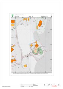 Situasjonsplan med bygningsplassering, tomtegrenser og topografi