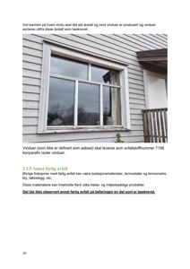 Fotografi av et vindu i en bygning med tekst om vindusrensing og farlig avfall.