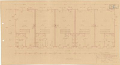 Etasjeplan (1. etasje) som viser romfordeling, veggposisjon og dimensjoner for en bygning.