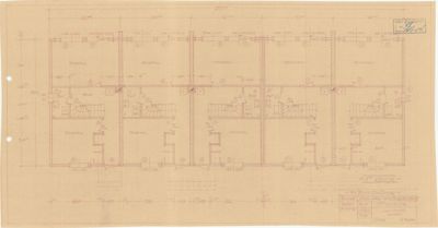 Etasjeplan (1. etasje) som viser romfordeling, vegger, dører og trapper i en bygning.