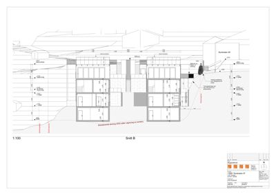 Snittegning (Snitt B) som viser bygningens tverrsnitt, høyder, innvendige rom og forhold til terreng.